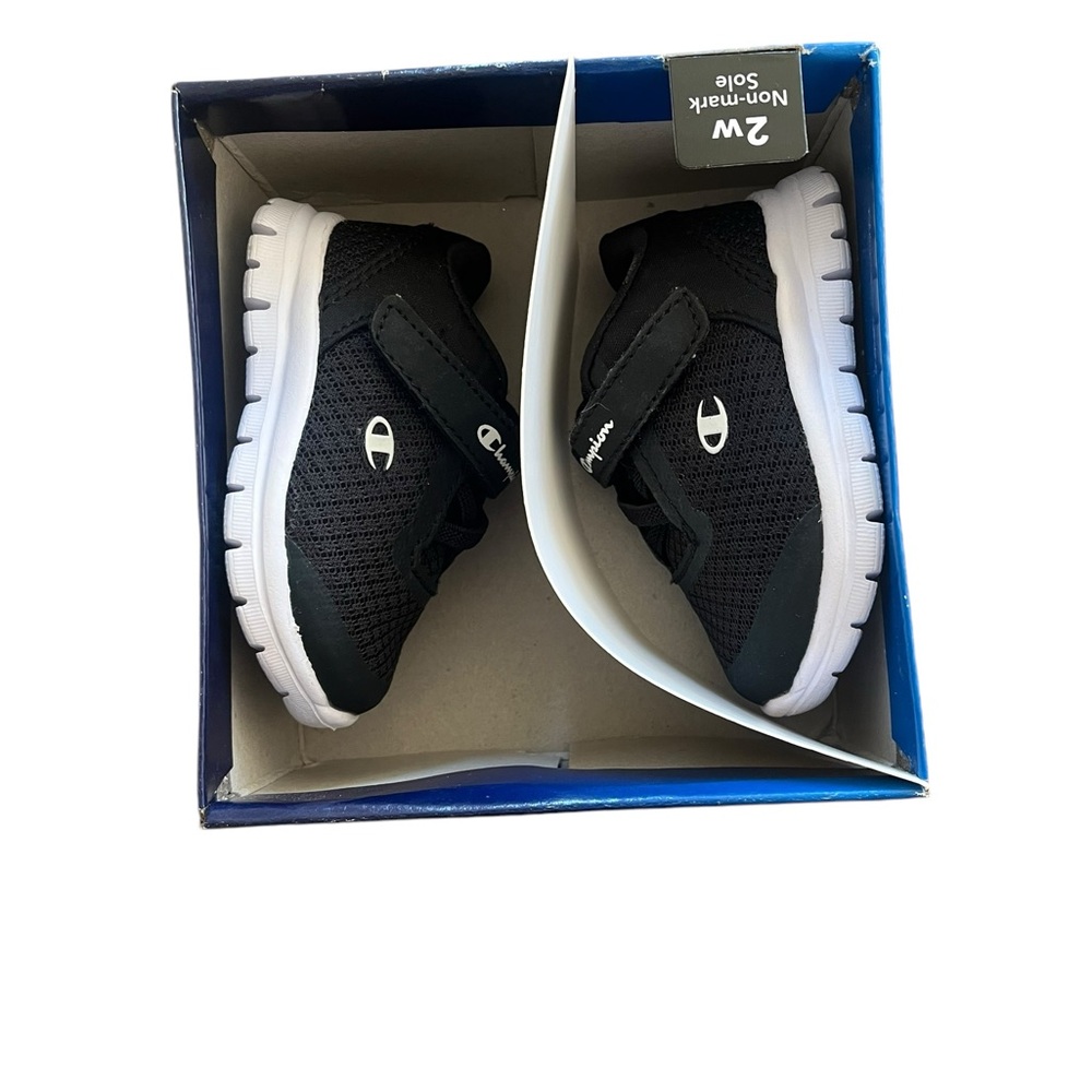 2W Champion baby shoes
